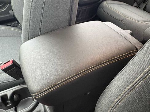 Used 2025 Jeep Wrangler Sahara image 23