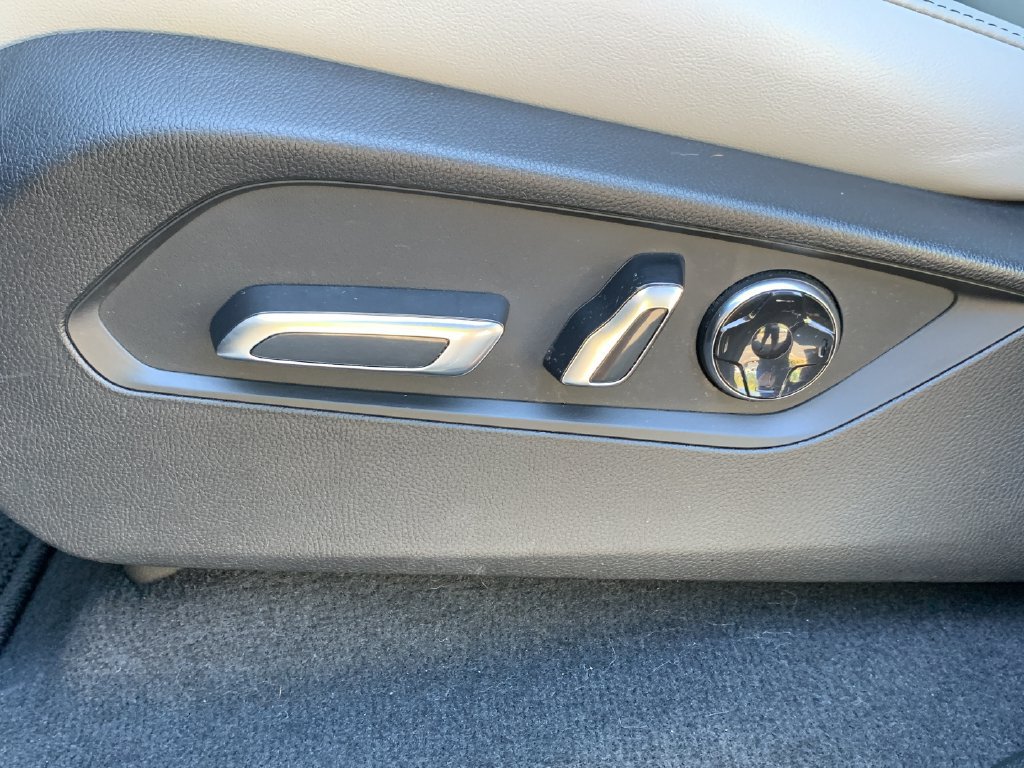 Used 2023 Acura MDX w/ Technology Package FWD image 15