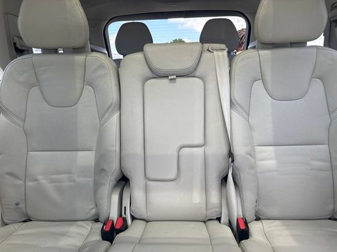 Used 2018 Volvo XC90 T6 Momentum w/ Convenience Package AWD/4WD image 12