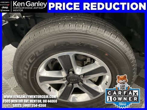 Used 2022 Jeep Wrangler Unlimited Sahara image 36