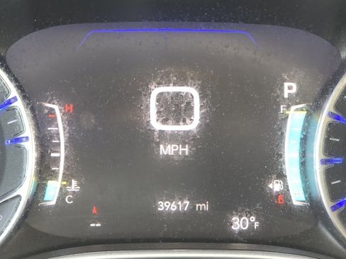 Used 2022 Chrysler Pacifica Touring-L image 26