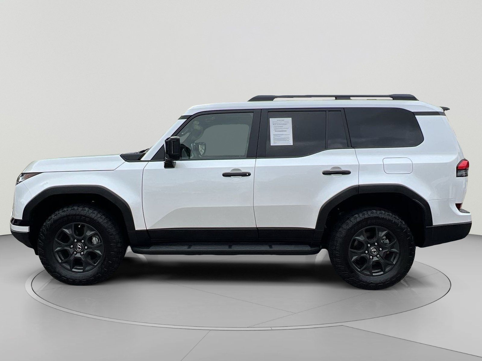 Used 2024 Lexus GX 550 AWD/4WD image 2