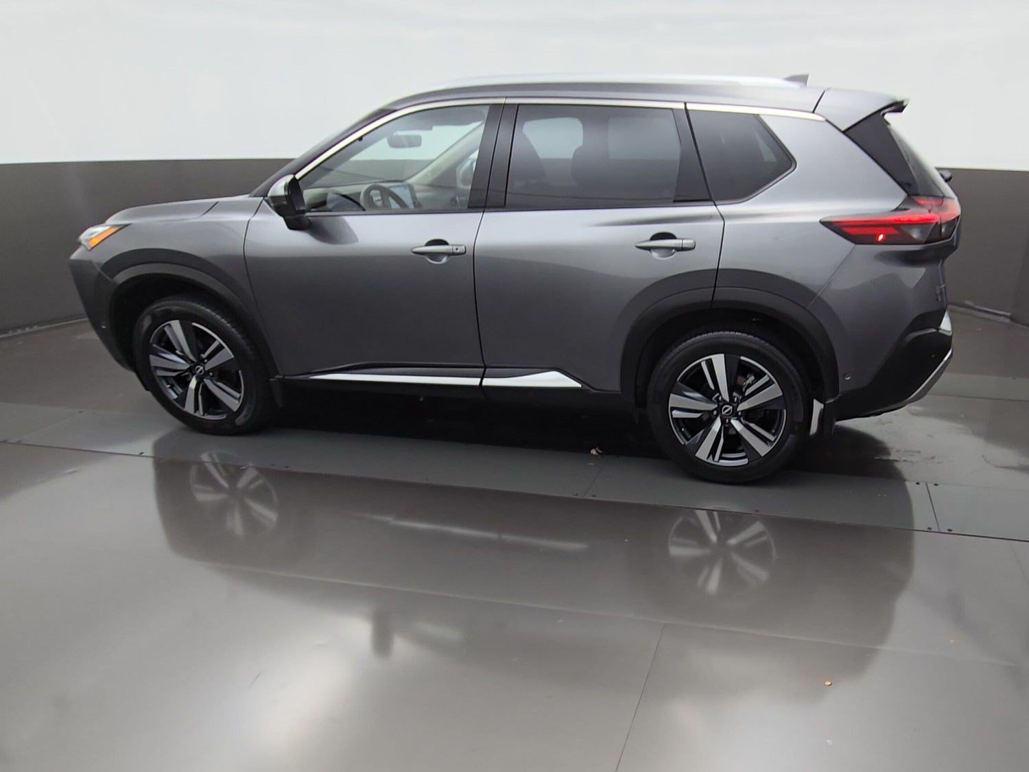 Used 2023 Nissan Rogue Platinum w/ Platinum Premium Package FWD image 7