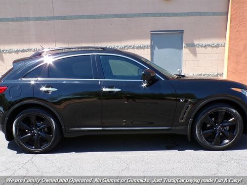 Used 2017 INFINITI QX70 AWD w/ Premium Package image 5