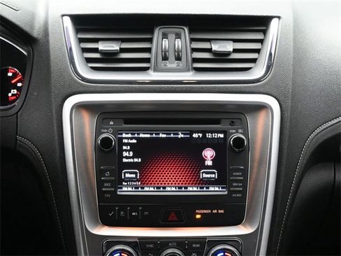 Used 2016 GMC Acadia SLT image 19