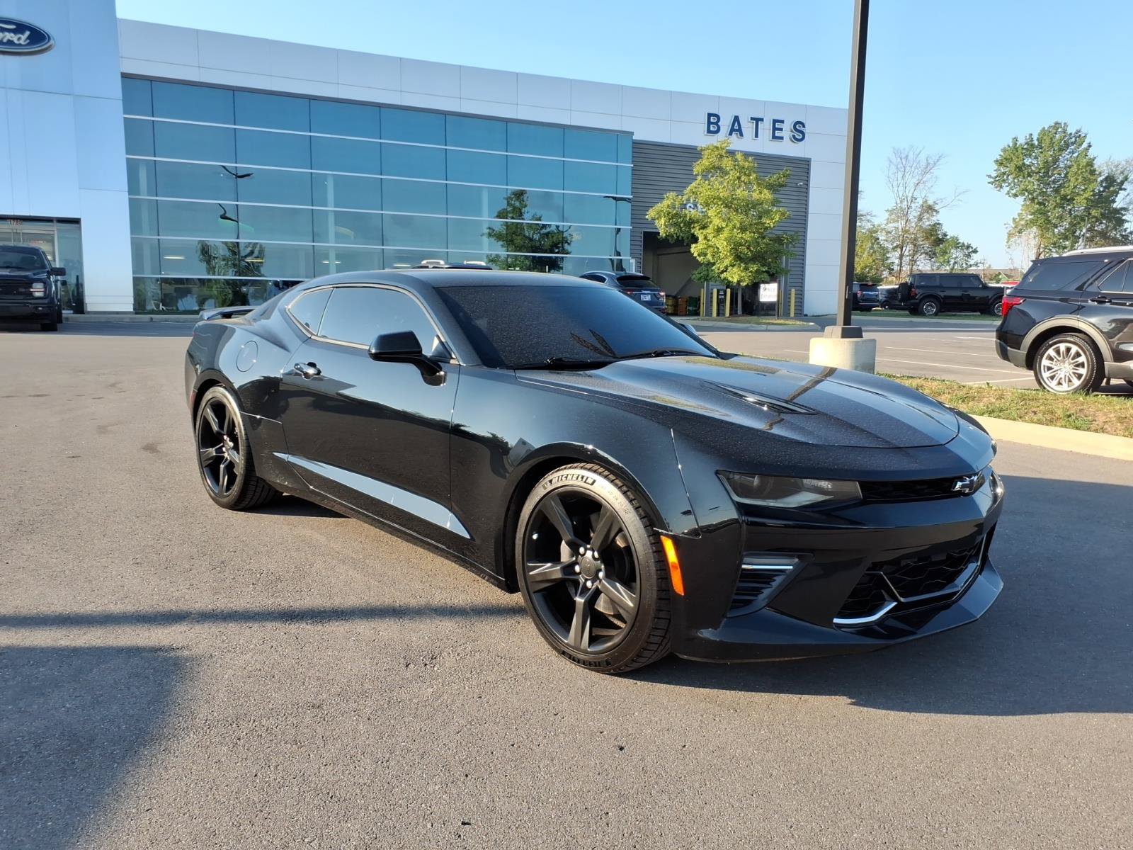 Used 2018 Chevrolet Camaro SS RWD image 1