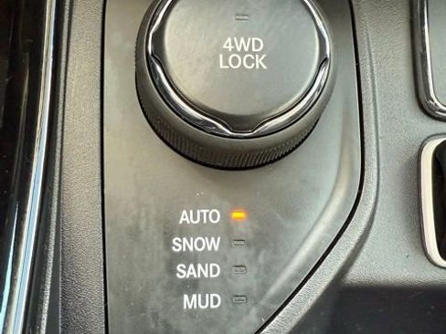 Used 2018 Jeep Compass Limited w/ Navigation Group image 20