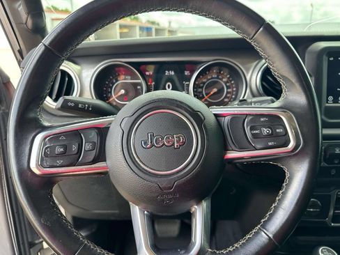 Used 2019 Jeep Wrangler Unlimited Sahara w/ Safety Group AWD/4WD image 29