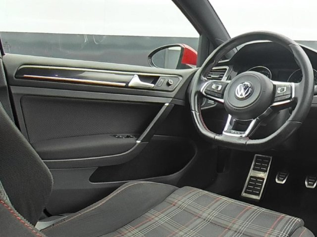 Used 2016 Volkswagen Golf 4-Door FWD image 22