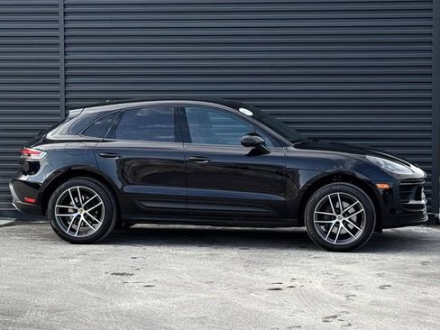 Certified 2025 Porsche Macan image 8