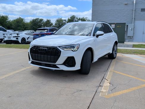 Certified 2023 Audi Q3 2.0T Premium w/ Black Optic Sport Package AWD/4WD image 5