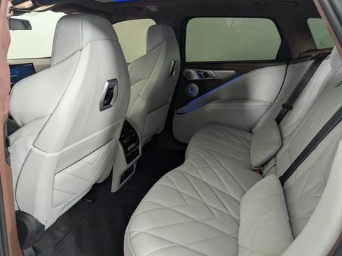 Used 2024 BMW XM AWD/4WD image 17