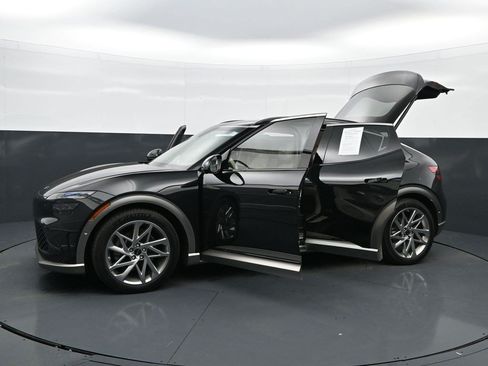 Used 2025 Genesis GV60 Advanced AWD/4WD image 43