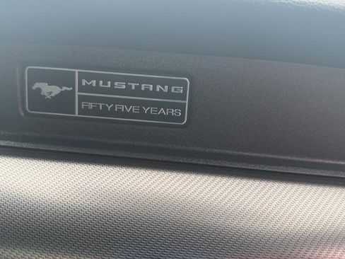 Used 2020 Ford Mustang GT Premium w/ Equipment Group 401A RWD image 31