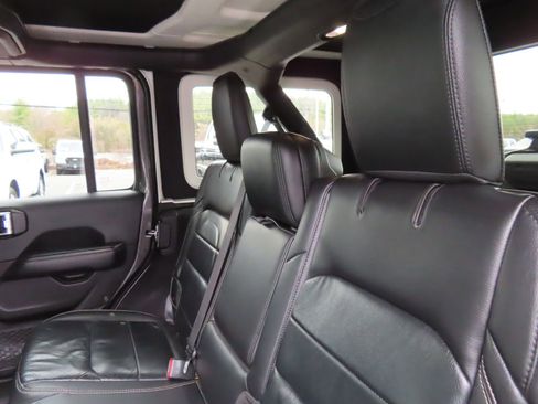 Used 2018 Jeep Wrangler Unlimited Sahara w/ LED Lighting Group image 30