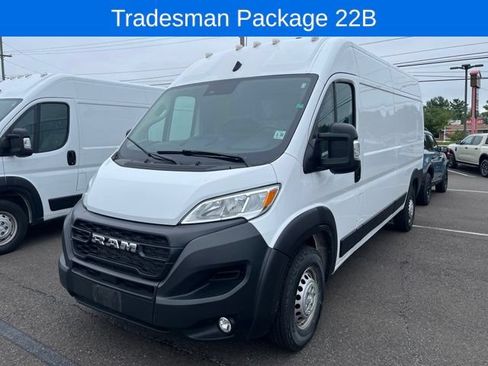 Used 2025 RAM ProMaster 2500 w/ Convenience Group FWD image 2