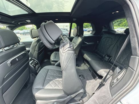 Used 2026 BMW X7 xDrive40i w/ Executive Package AWD/4WD image 25
