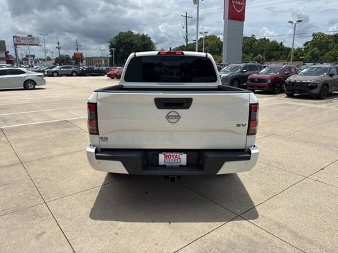 Used 2024 Nissan Frontier SV w/ SV Convenience Package RWD image 6