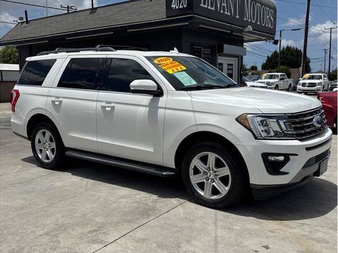 Used 2020 Ford Expedition XLT w/ Equipment Group 202A AWD/4WD image 45