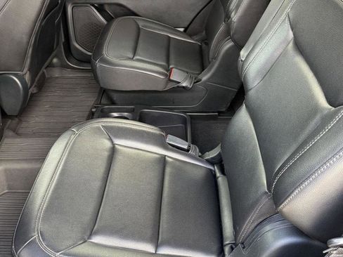 Used 2021 Ford Explorer XLT w/ Equipment Group 202A image 14