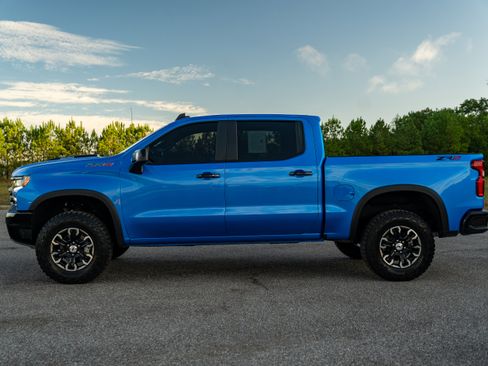 Used 2025 Chevrolet Silverado 1500 ZR2 AWD/4WD image 6