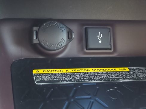 Used 2021 Toyota RAV4 Limited image 22