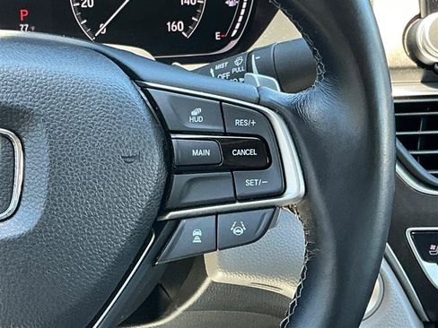 Used 2018 Honda Accord Touring image 39