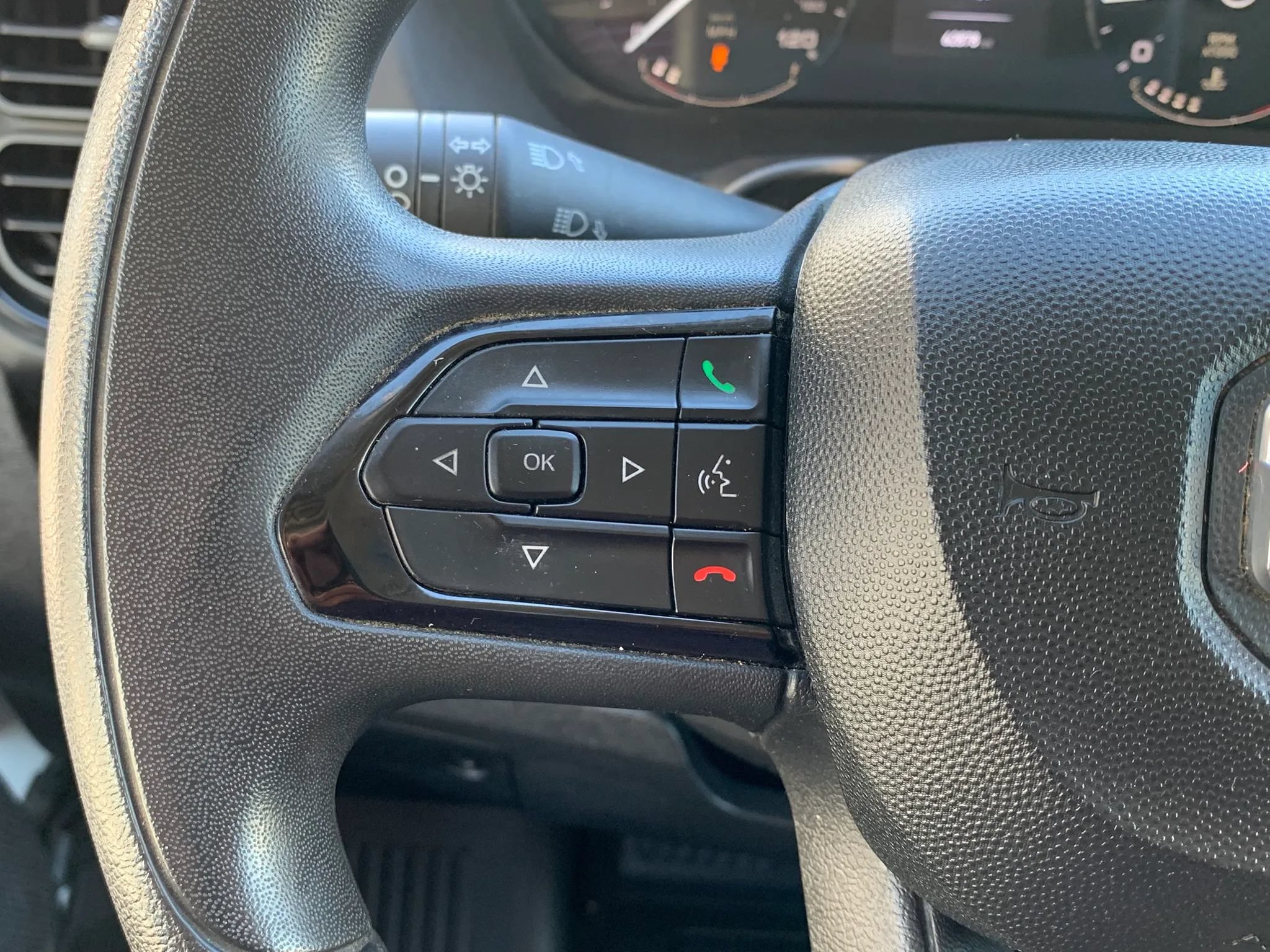 Used 2025 RAM ProMaster 2500 w/ Convenience Group FWD image 14