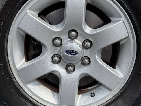 Used 2010 Ford Expedition XLT RWD image 10