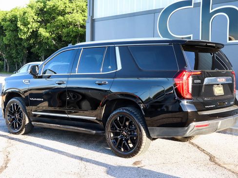 Used 2022 GMC Yukon SLT w/ SLT Luxury Package AWD/4WD image 6