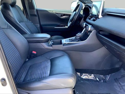 Used 2022 Toyota RAV4 XSE AWD/4WD image 8