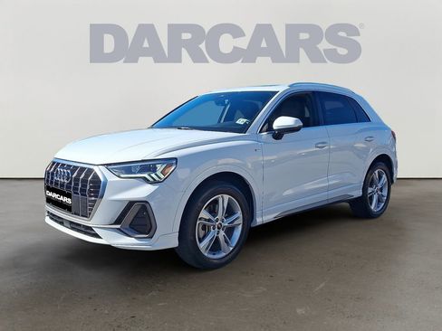 Used 2022 Audi Q3 2.0T Premium Plus w/ Premium Plus Package image 3
