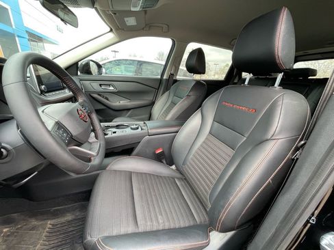 Used 2025 Nissan Rogue SV image 23