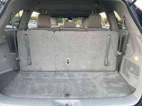 Used 2019 Toyota Highlander LE image 17