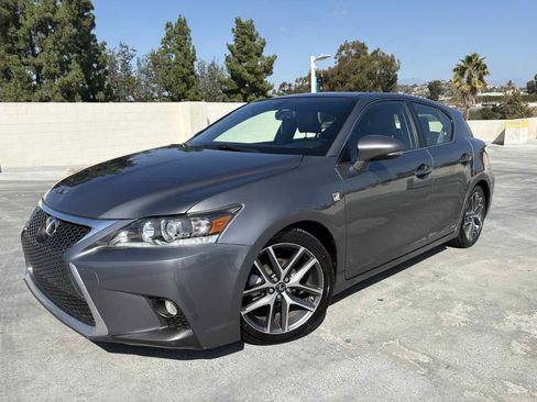 Used 2015 Lexus CT 200h image 2