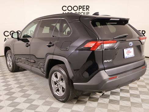 Used 2022 Toyota RAV4 LE image 21