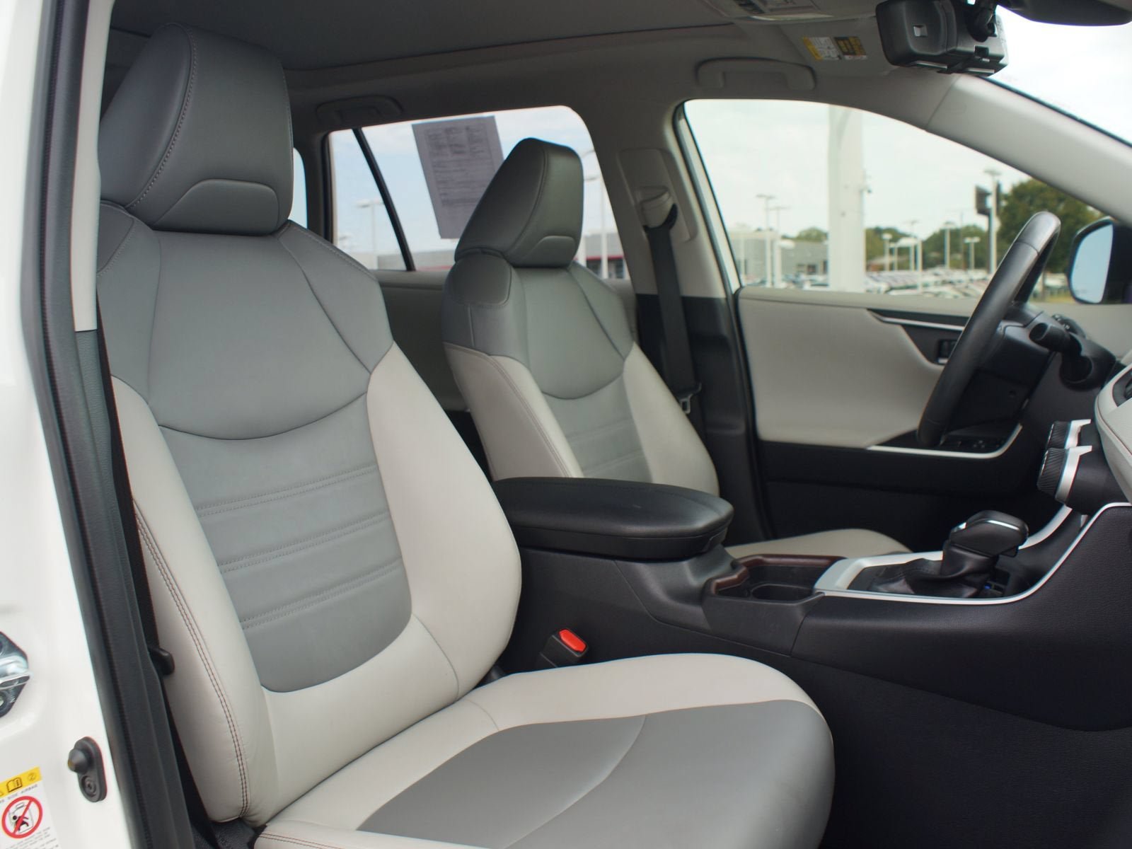Used 2019 Toyota RAV4 Limited w/ Advanced Technology Package FWD image 26