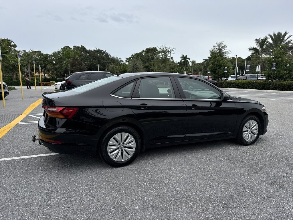 Used 2019 Volkswagen Jetta FWD image 4