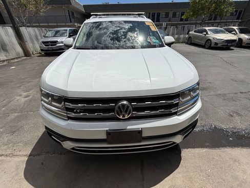 Used 2019 Volkswagen Atlas SEL R-Line AWD/4WD image 2