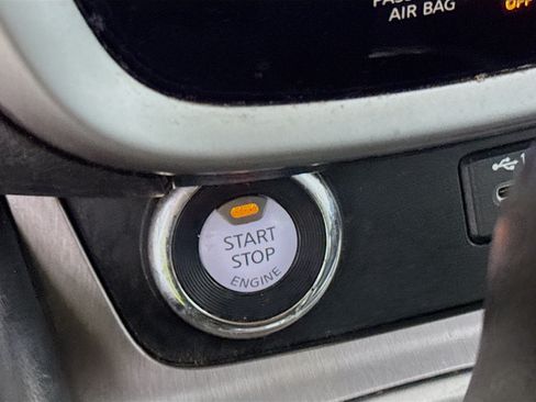 Used 2021 Nissan Murano S FWD image 19