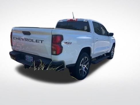 Used 2024 Chevrolet Colorado Z71 w/ Z71 Convenience Package 2 AWD/4WD image 8