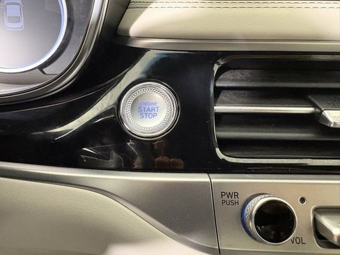 Used 2024 Genesis G70 2.5T image 26