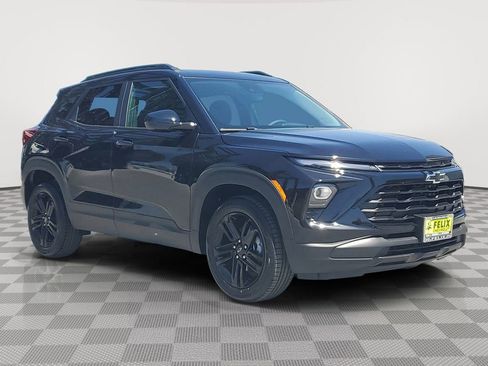 New 2026 Chevrolet TrailBlazer LT w/ Midnight Edition FWD image 3