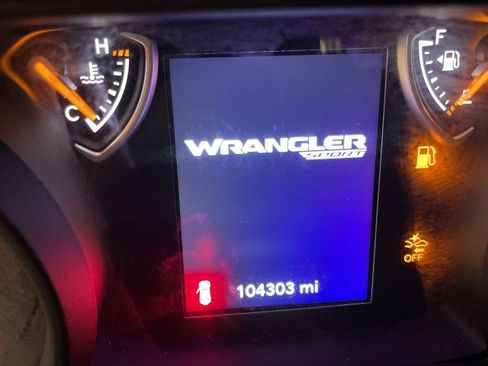 Used 2024 Jeep Wrangler Unlimited Sport AWD/4WD image 15