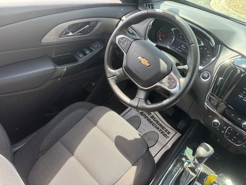 Used 2023 Chevrolet Traverse LT image 14