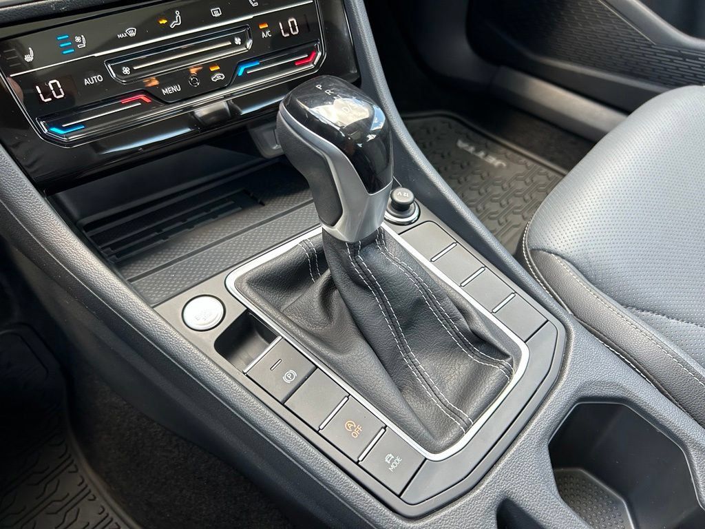 Certified 2025 Volkswagen Jetta SEL FWD image 60