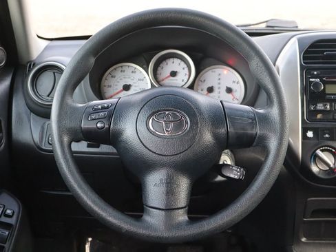 Used 2005 Toyota RAV4 4WD image 18