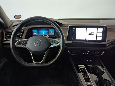 Used 2024 Volkswagen Atlas SE image 6