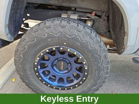 Used 2019 Toyota Tacoma TRD Sport image 7