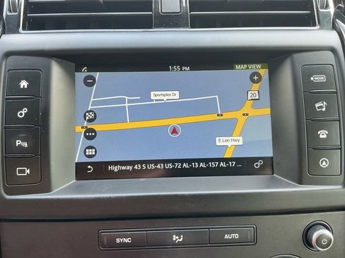 Used 2017 Land Rover Discovery SE image 26